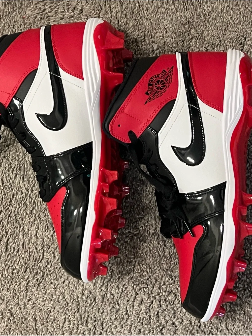 AJ1 Jordan Men's cleats Black, Red & White High-Top Sneakers SZ 12